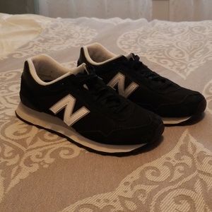 Size 8 New Balance 515